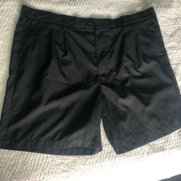 𝅺reebok Golf Shorts, size 48 - Picture 3 of 5